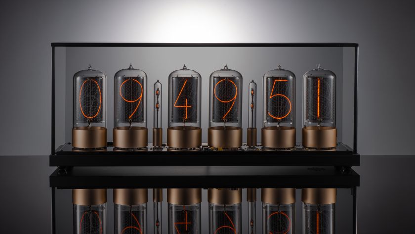 ZIN70 Nixie Tube Clock – Black & Gold Smoked Glass | Millclock