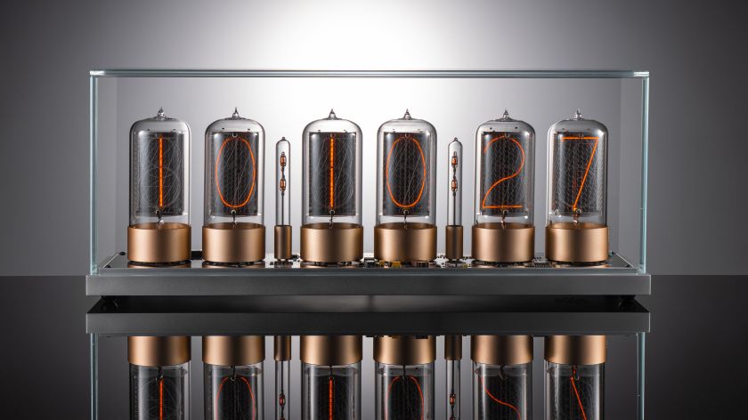 ZIN70 Nixie Tube Clock – Silver Base, Gold Tube Bases & Clear Glass Cover | Millclock