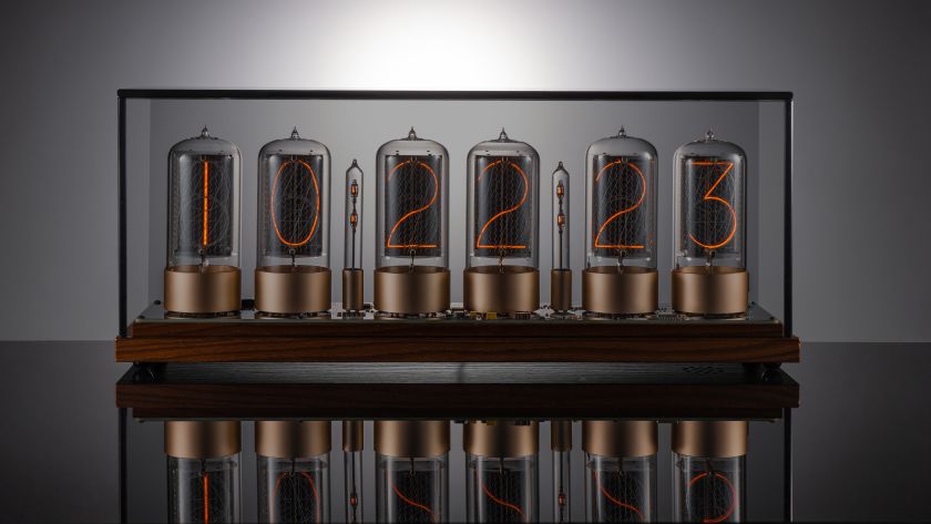 ZIN70 Nixie Tube Clock – Dark Walnut Base, Gold Tube Bases, Smoked Glass | Millclock