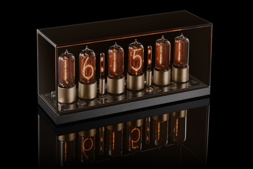 ZIN18 Nixie Tube Clock Black Aluminium Base, Gold Tubes Ultra-Clear Glass Dome